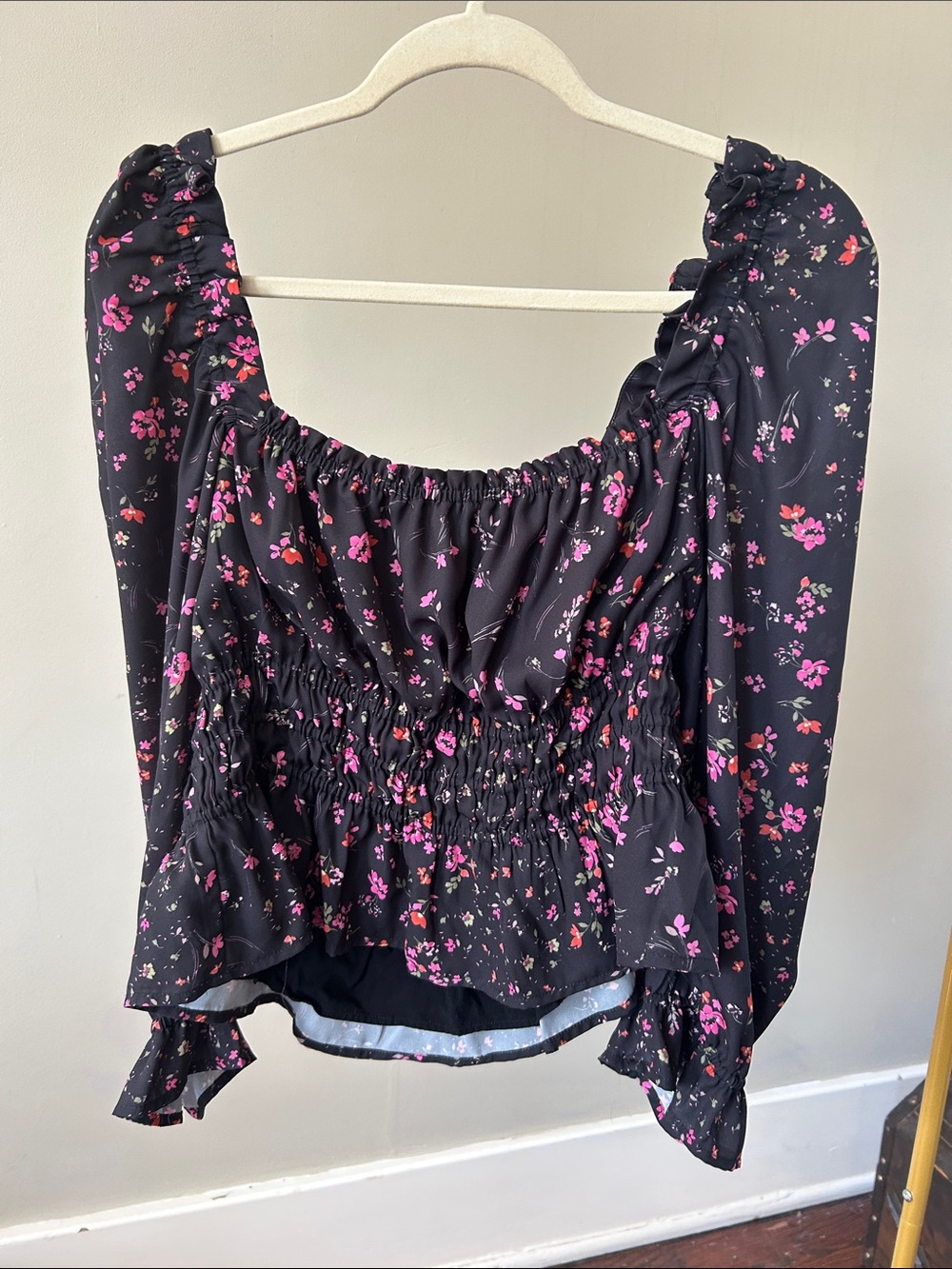 Aqua Women’s floral cinched top size large